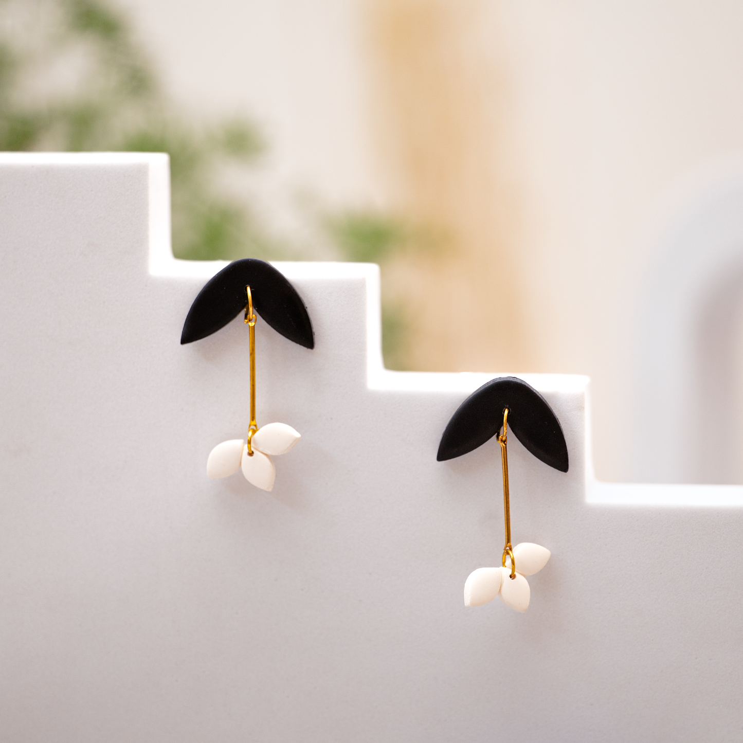 Black Petal Drops